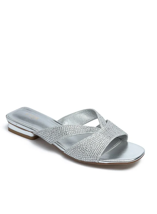 فايور صندل مسطح بحزام مزخرف